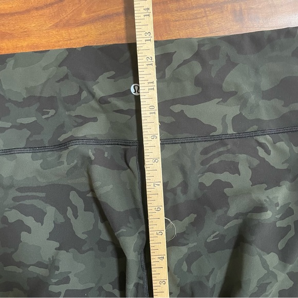 Lululemon Camo Wander Under Leggings Size 14 Olive Green 25” Like New - Picture 5 of 6